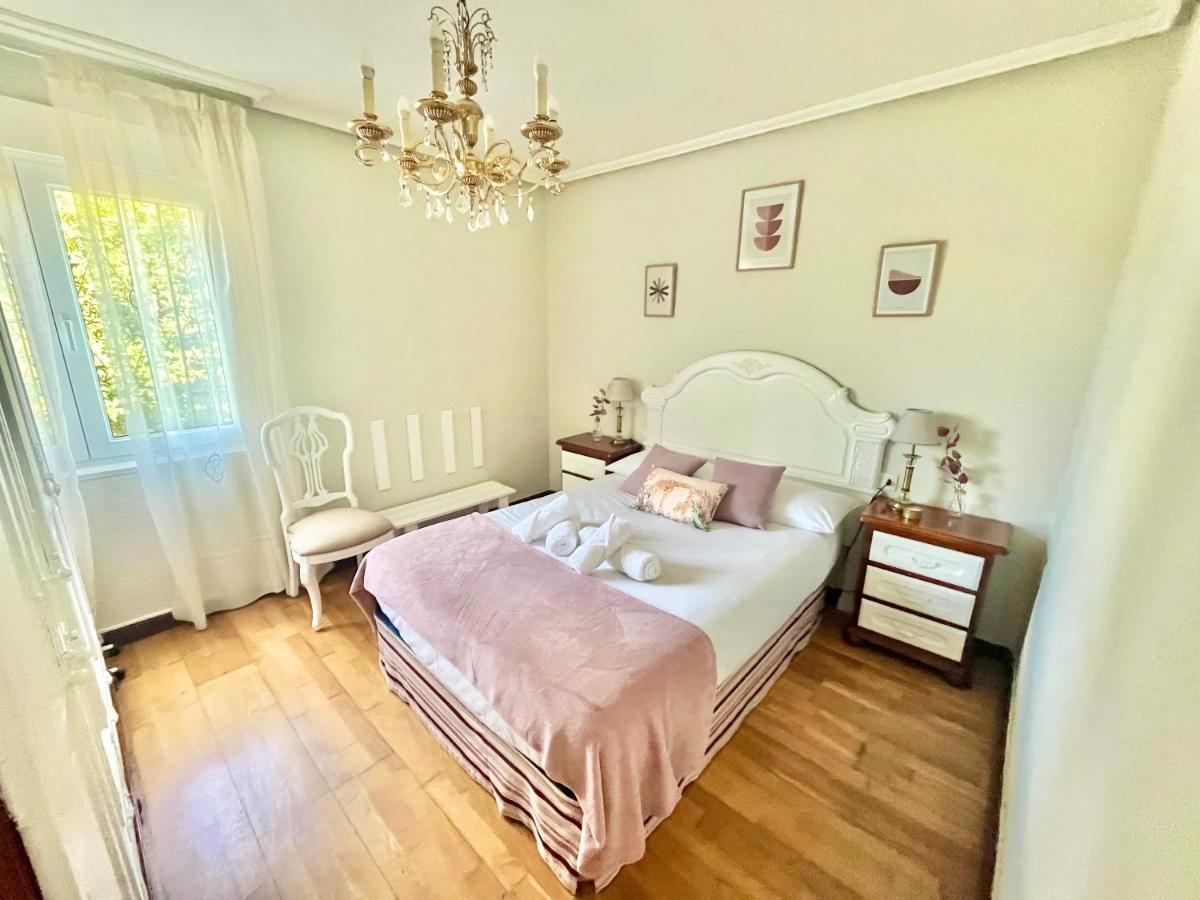 La Casa De La Buganvilla Gijón Exteriör bild